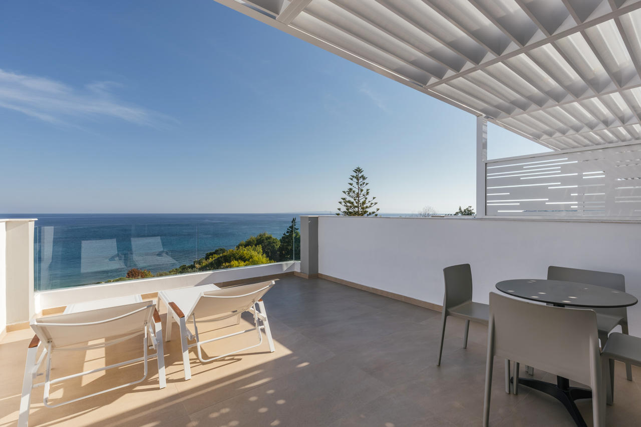 Alexandra Beach Resort & Spa 107/138