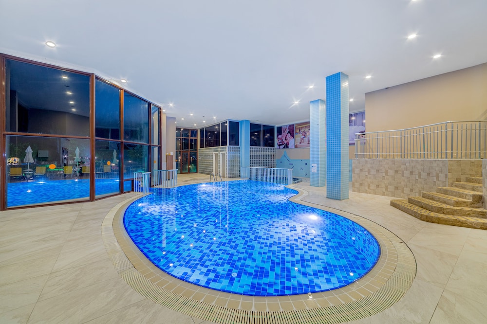 Justiniano Park Conti 24/50