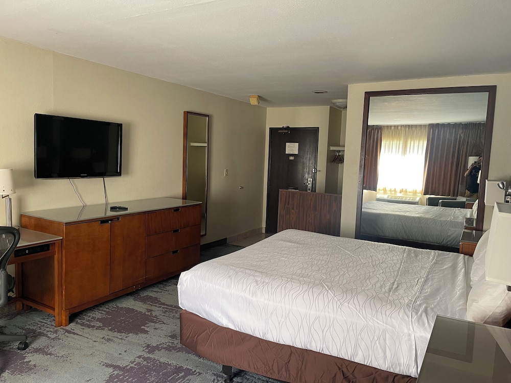 Portside Inn & Suites 19/58