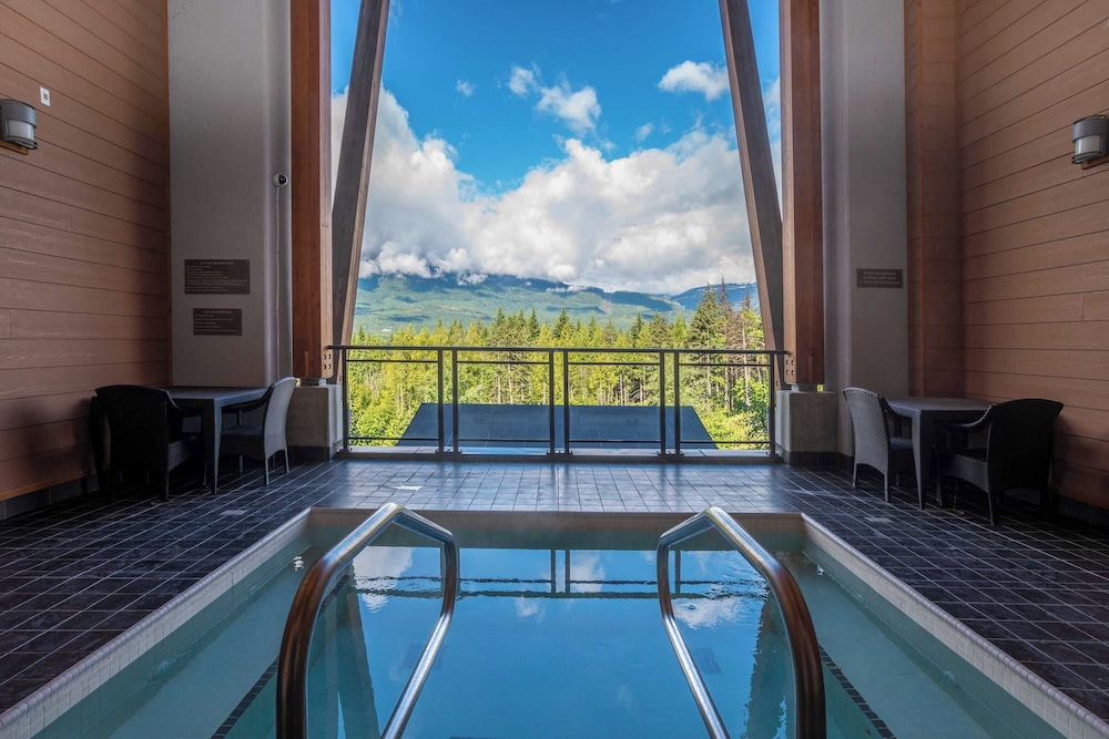 swimming pool spa
