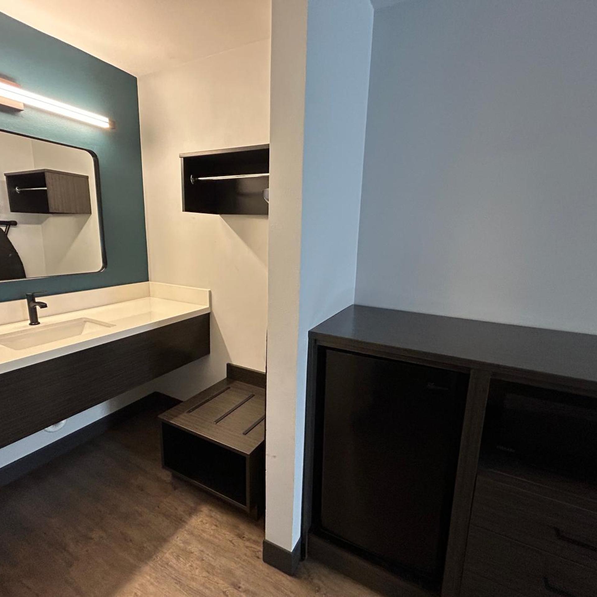 Studio6 Suites Gardena, CA 20/33