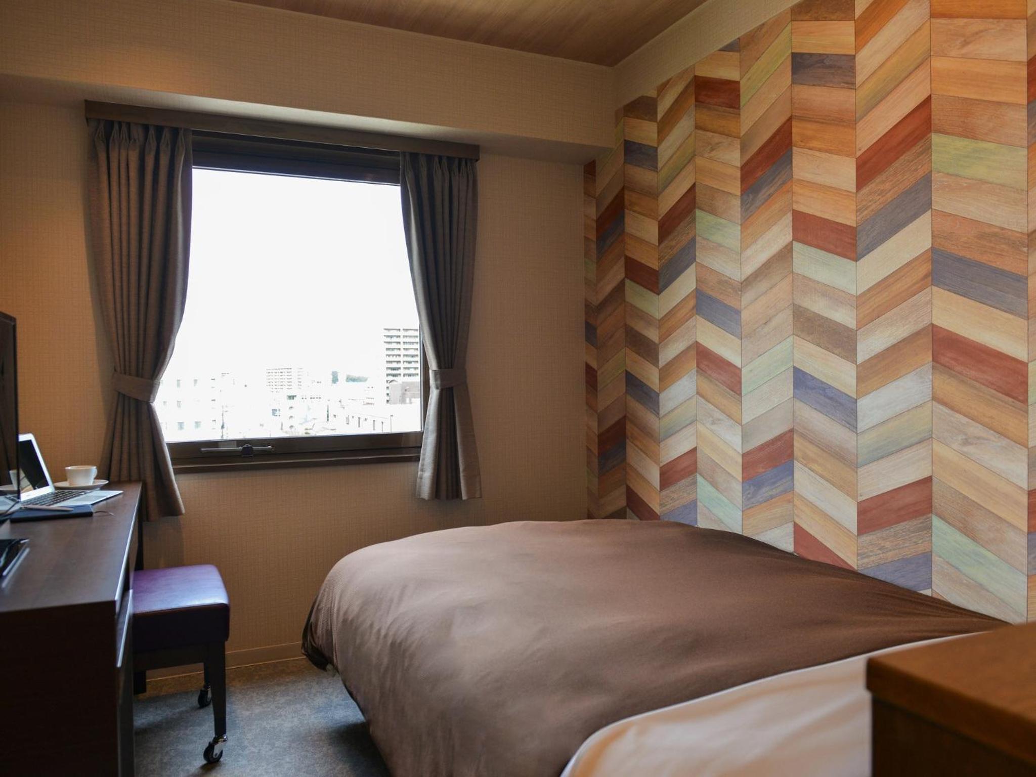 Renovated, Standard, Single