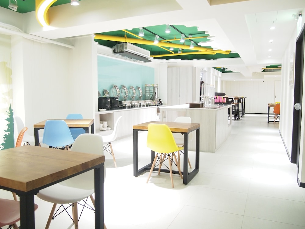 Fairytale Yisu Hot Spring Hotel 42/53
