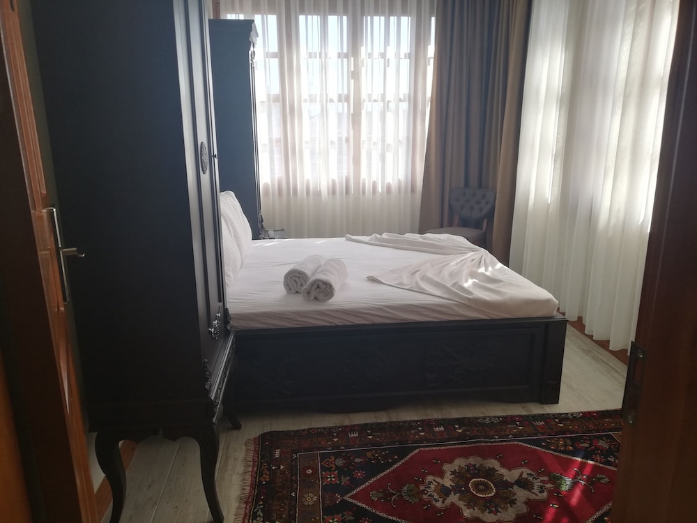 Woo Town Suites 22/43