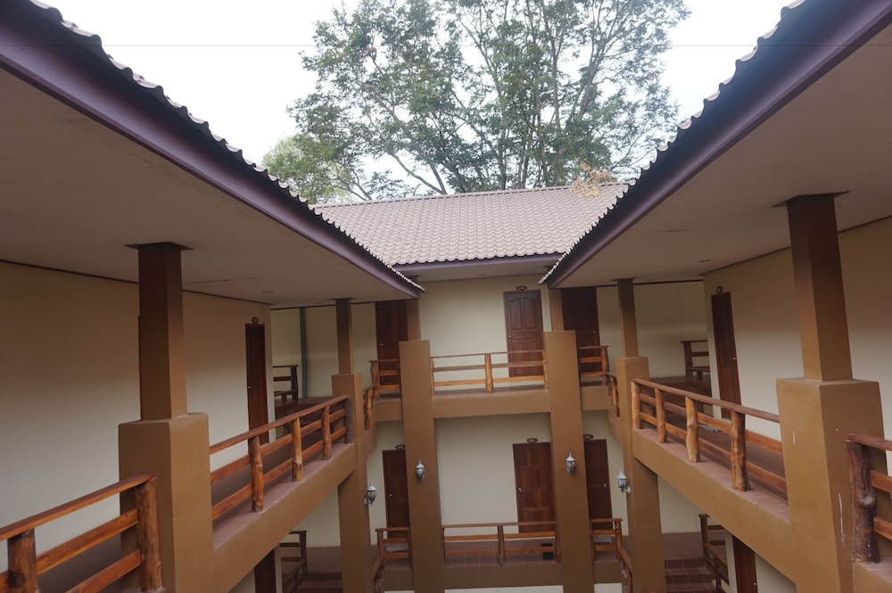 Fahluang Resort 5/50