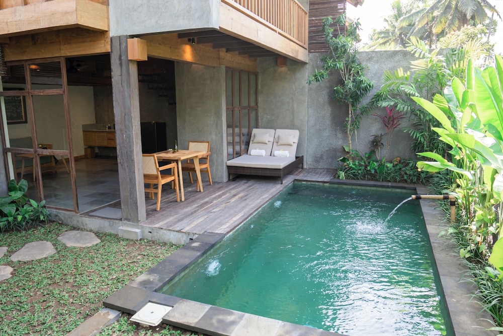 Purana Boutique Resort 40/76
