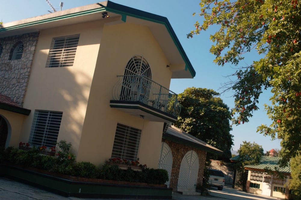 Pc Entreprises Guest House 3/50