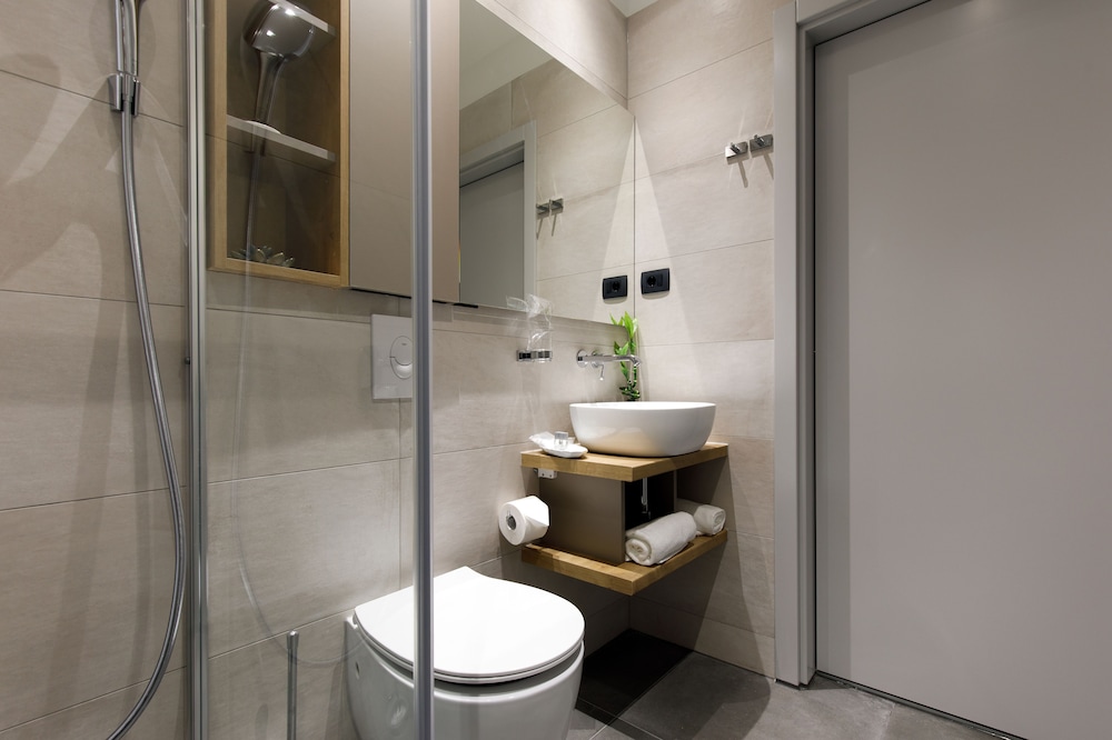 Sailor Boutique Rooms 23/27