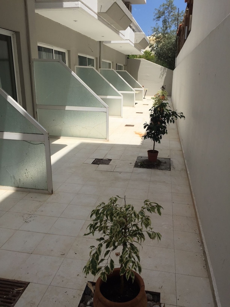 Alkyonides Hotel 7/49