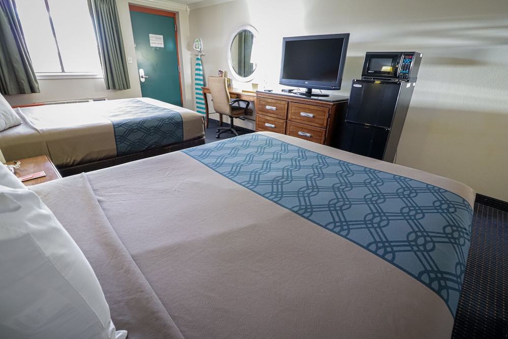 University Inn Suites 20/39