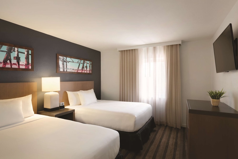 1 BEDROOM, SUITE, 2 DOUBLE BEDS, SOFA, ACCESSIBLE