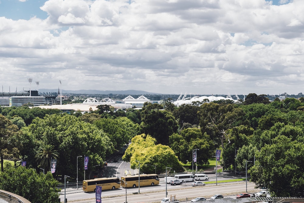 Quay West Suites Melbourne 77/81