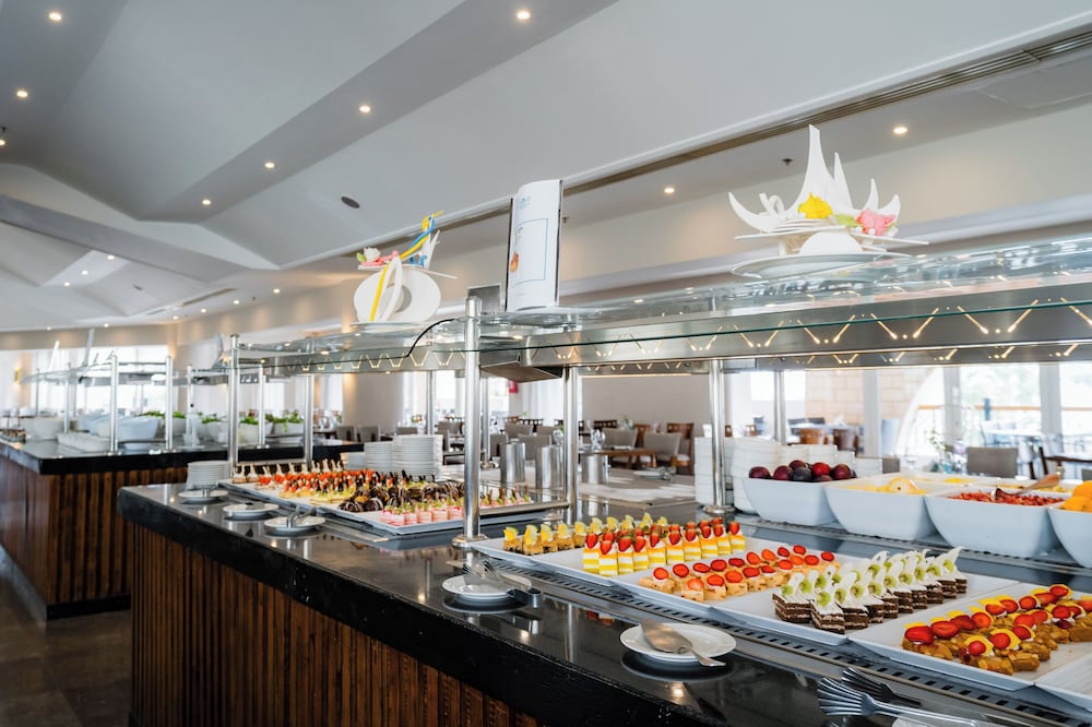 restaurant cafeteria