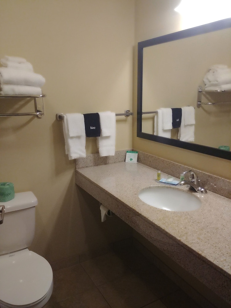 Cobblestone Hotel And Suites Broken Bow 50/51