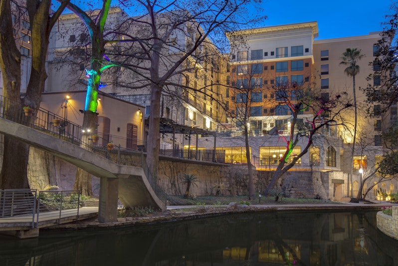 Hampton Inn & Suites San Antonio Riverwalk 9/77