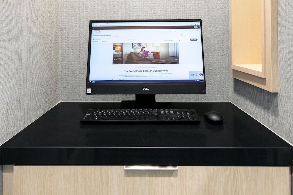 TownePlace Suites Oconomowoc 16/28