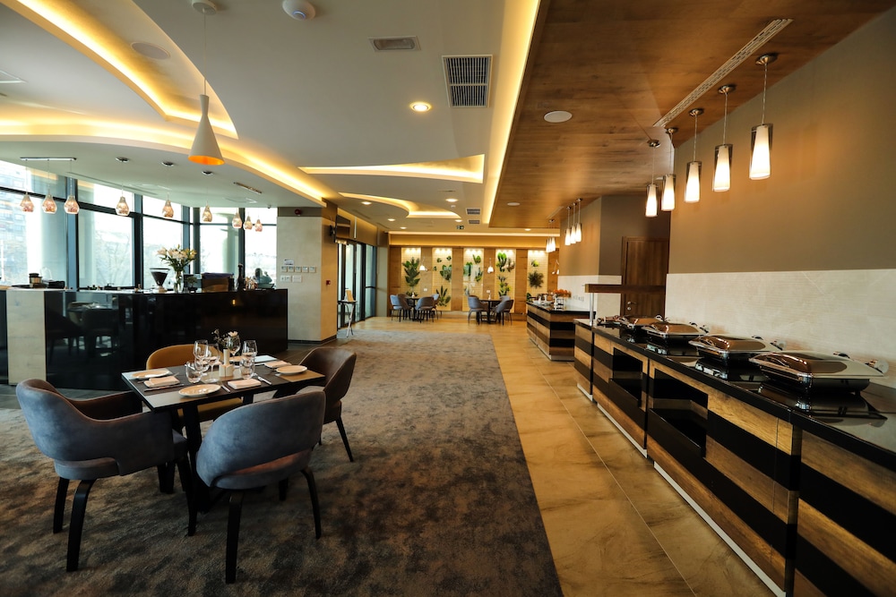 Mercure Tetovo 47/72