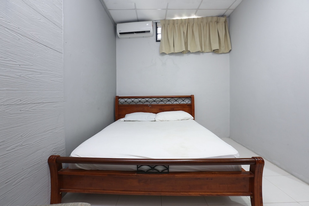 SPOT ON 89796 D'noor Budget Inn 17/27