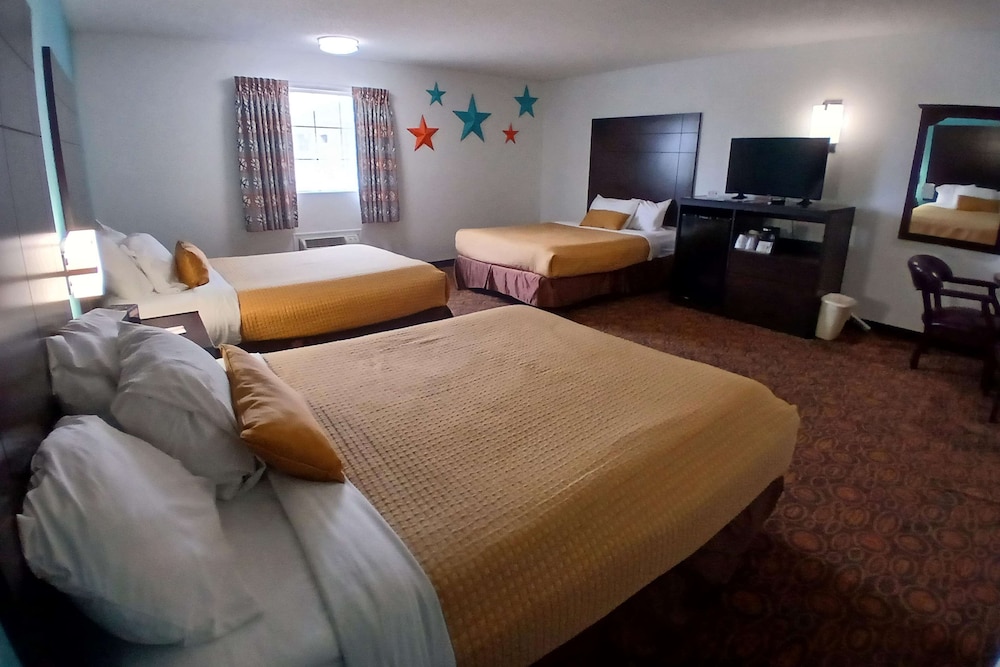 Howard Johnson by Wyndham Branson Theatre District 24/59