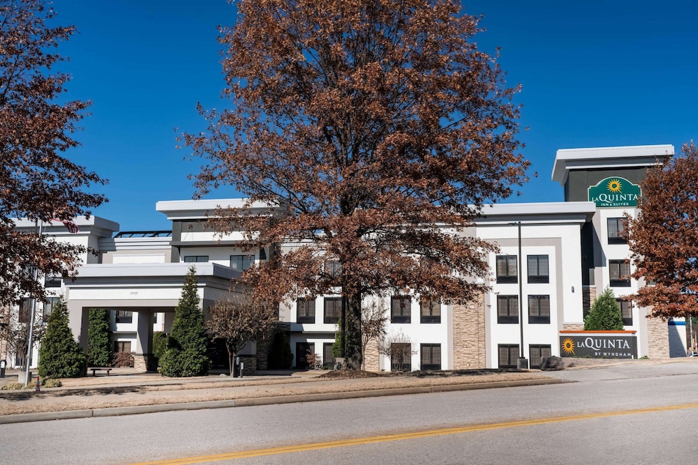 La Quinta Inn Suites By Wyndham Memphis Wolfchase 8/63