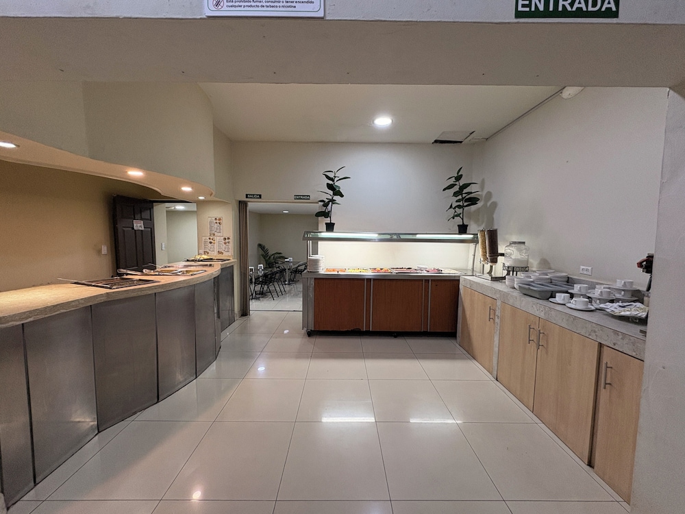 Hotel Plaza Del Arco 4/50