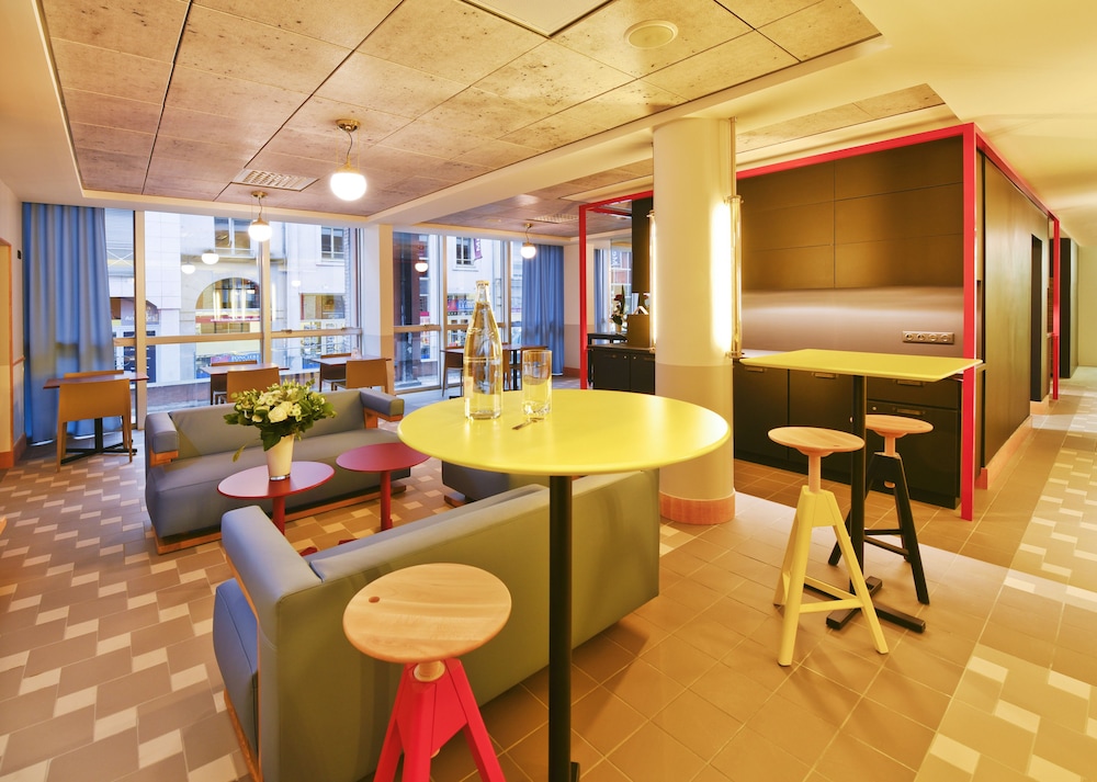 Mercure Rennes Centre Parlement 50/69