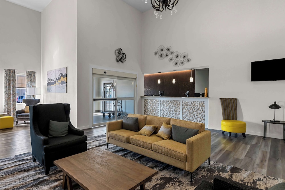 Best Western Sherwood Inn & Suites 27/50