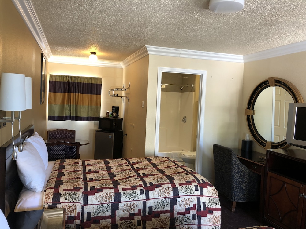 Lamplighter Motel 16/50