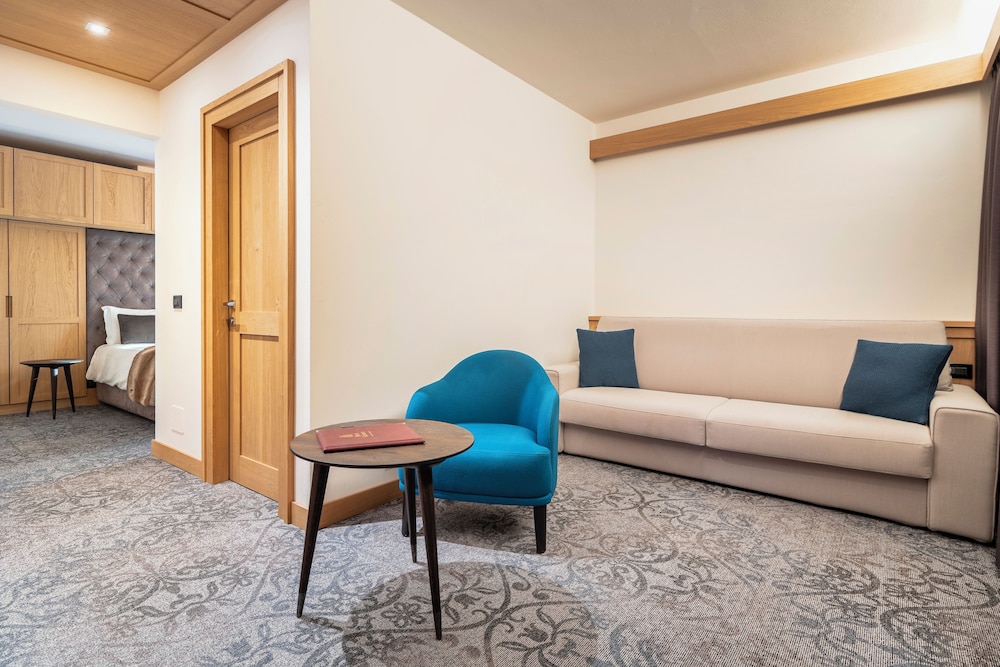 Lajadira Hotel 49/69