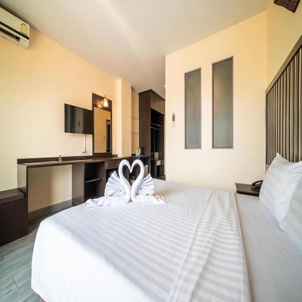 Sunday JA Plus Hotel 28/65