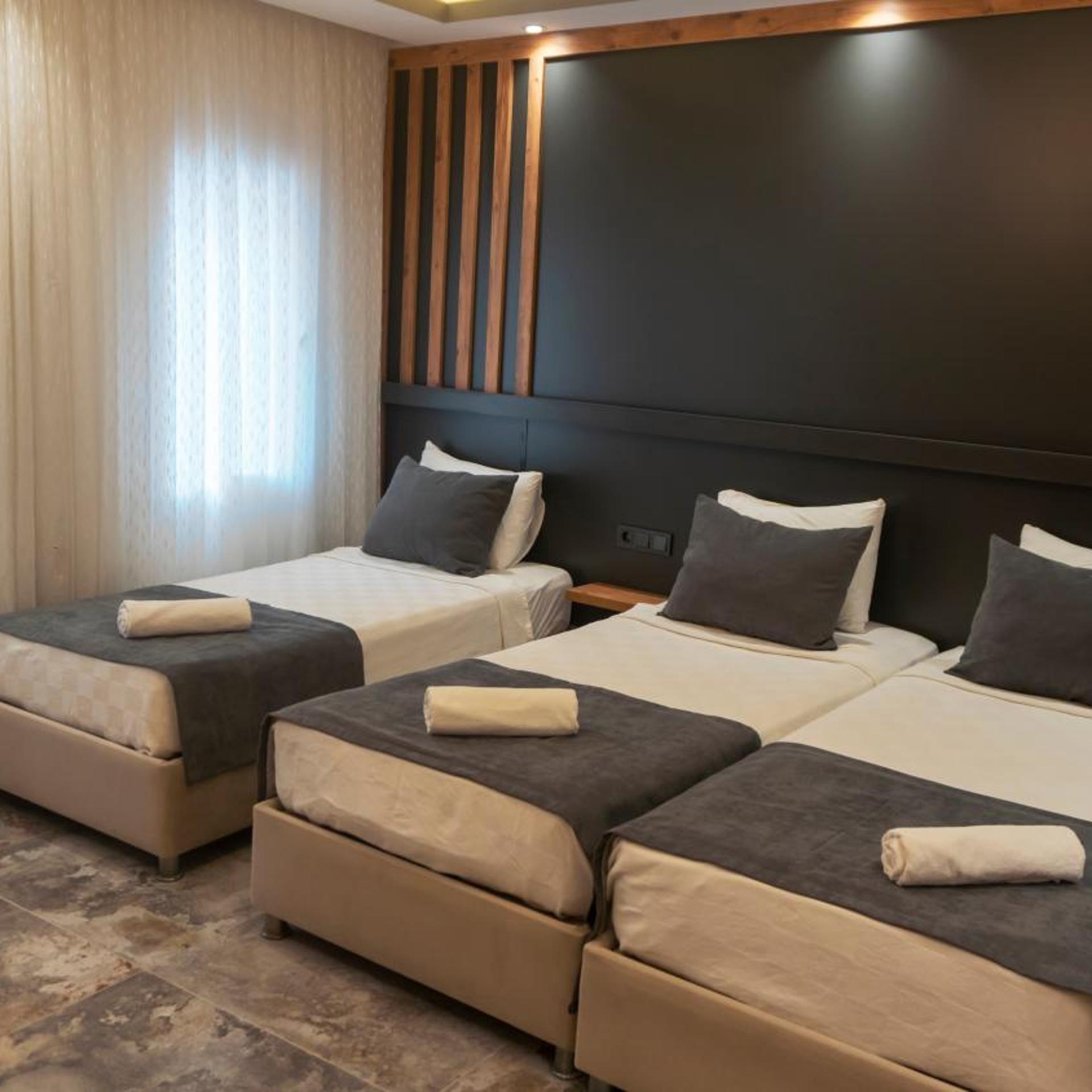 Rain Hotel 30/50
