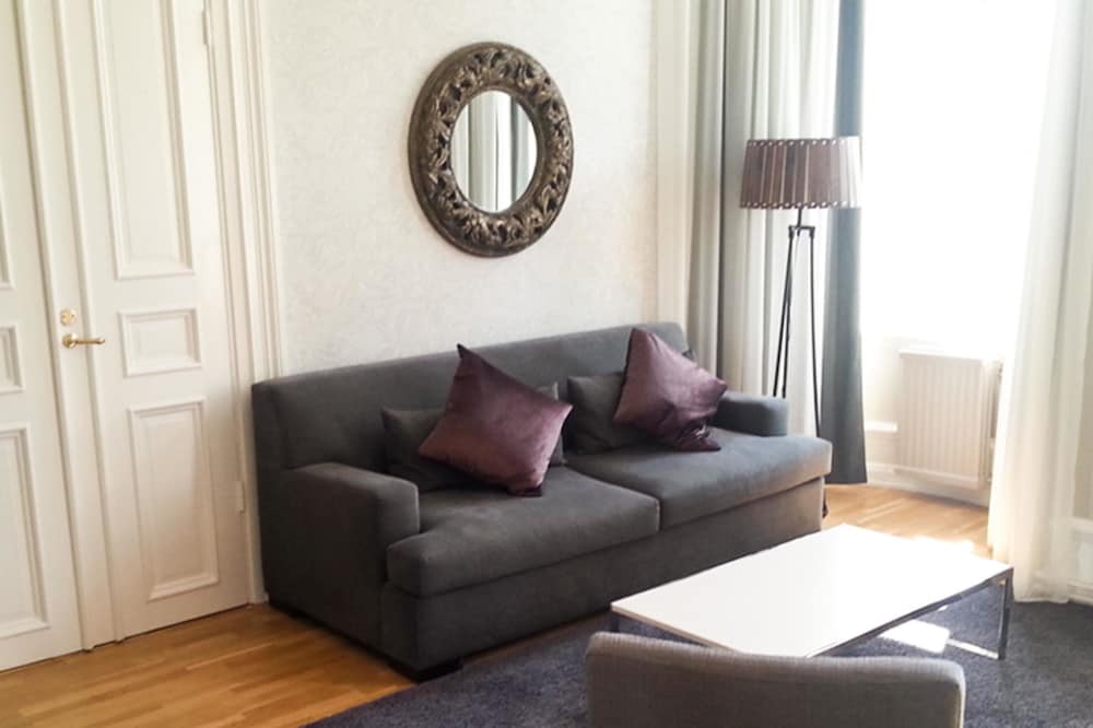 Home Hotel Plaza 28/40