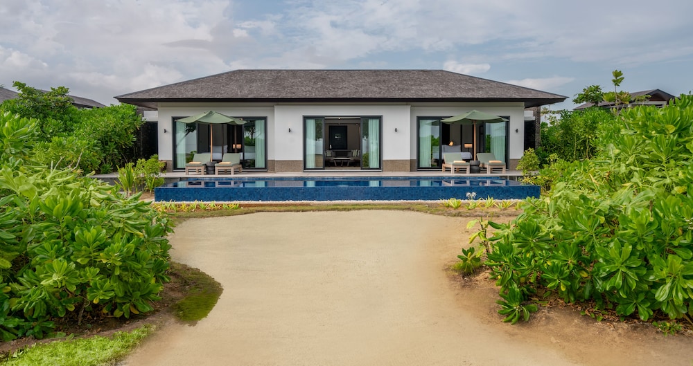 THE RESIDENCE BINTAN 18/73