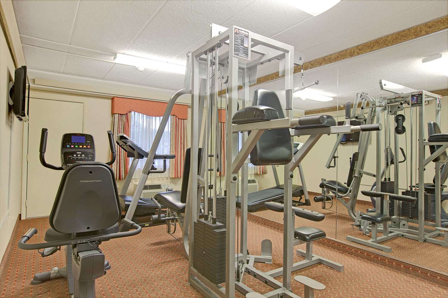 Travelodge by Wyndham Parsippany 12/25