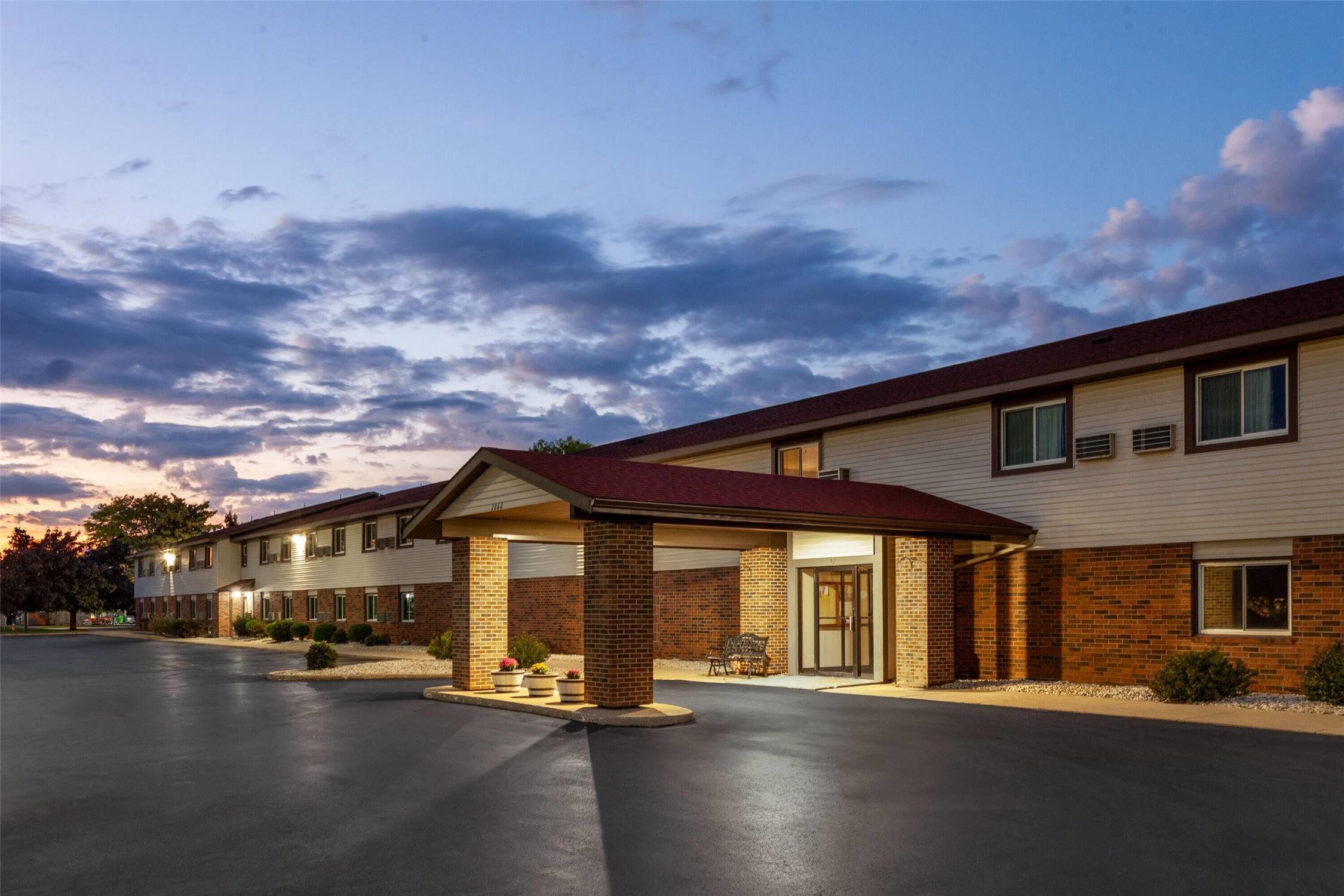 Super 8 By Wyndham Green Bay Near Stadium 4/28