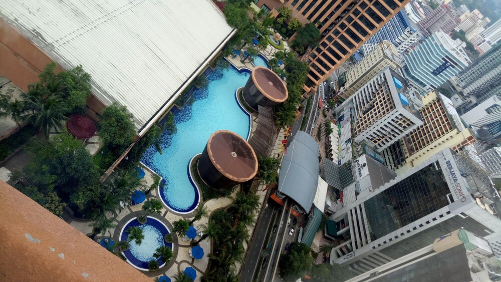 Grand Service Apartment @ Times Square 50/51