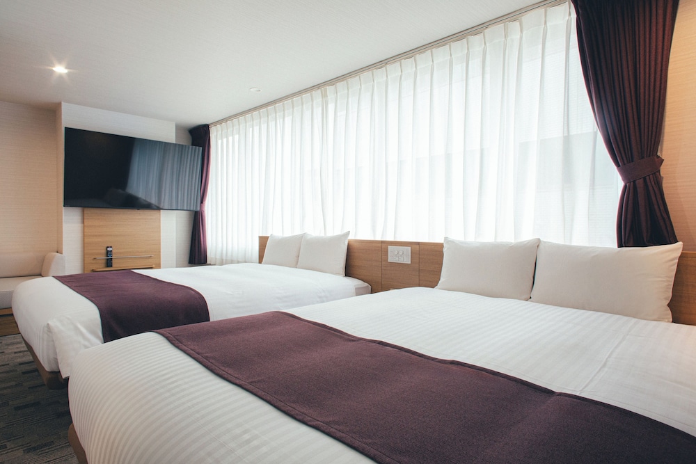 GRAND, DELUXE, TWIN BEDS