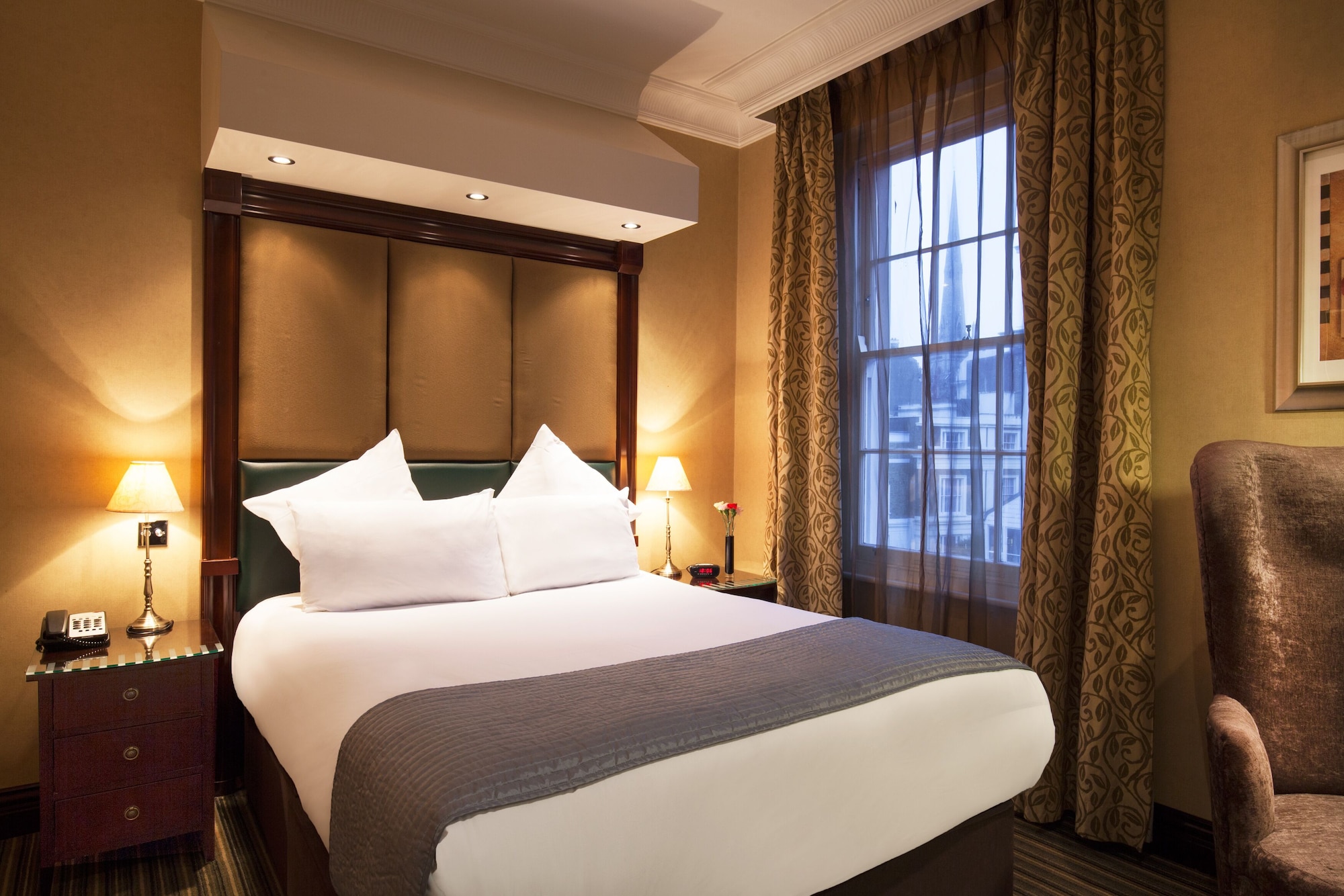 COMPACT, DOUBLE BED