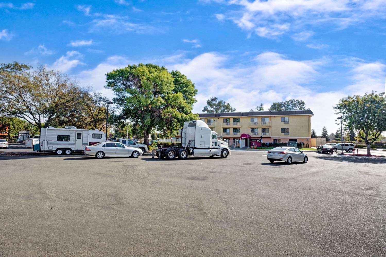 Days Inn by Wyndham Woodland 40/54