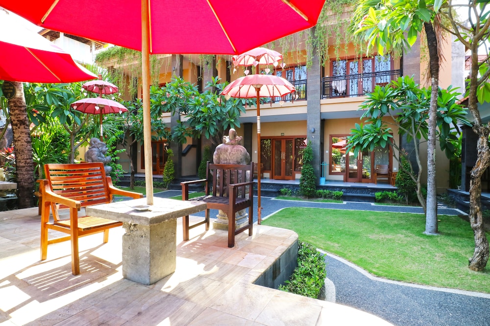 Gora Beach Inn 37/53