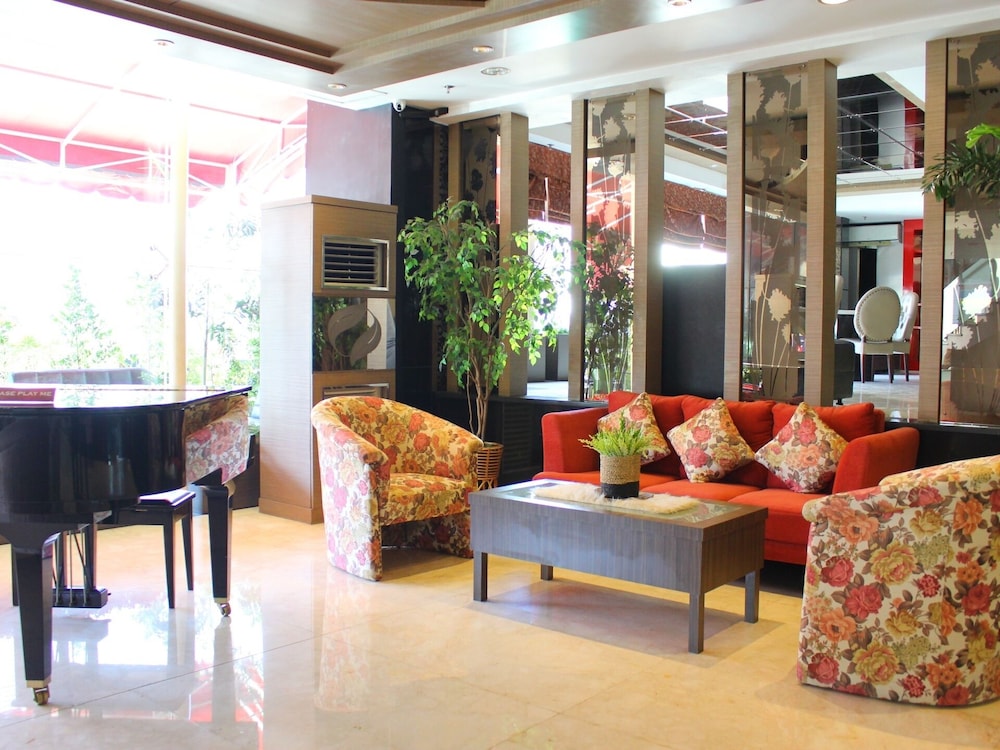 Hermes Palace Medan 38/58