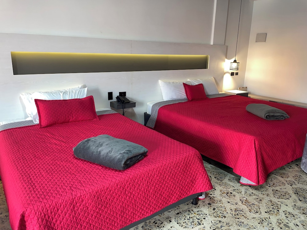 LUXURY, SUITE, HOT TUB