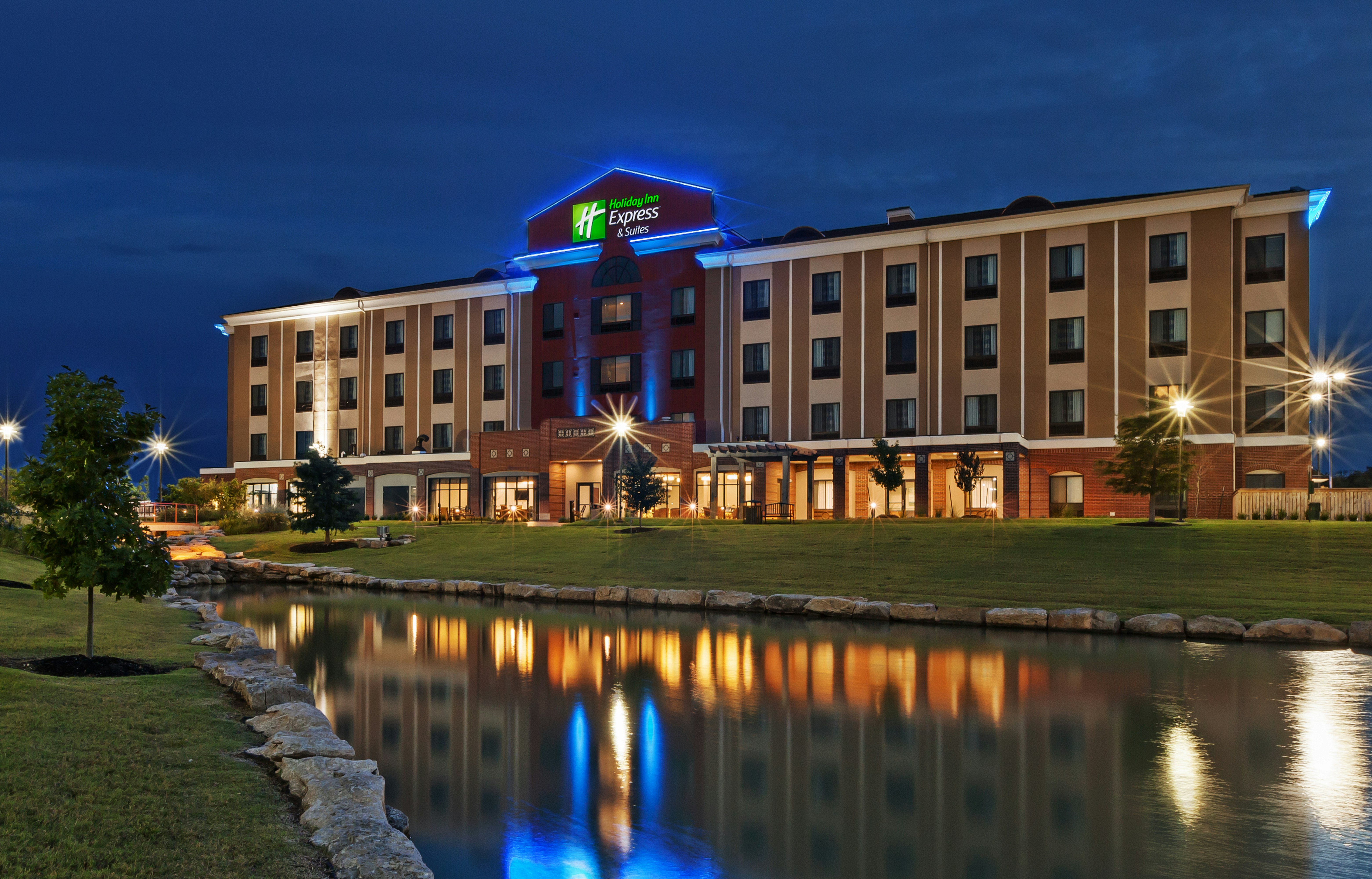 Holiday Inn Express And Suites Glenpool Tulsa South 5/52
