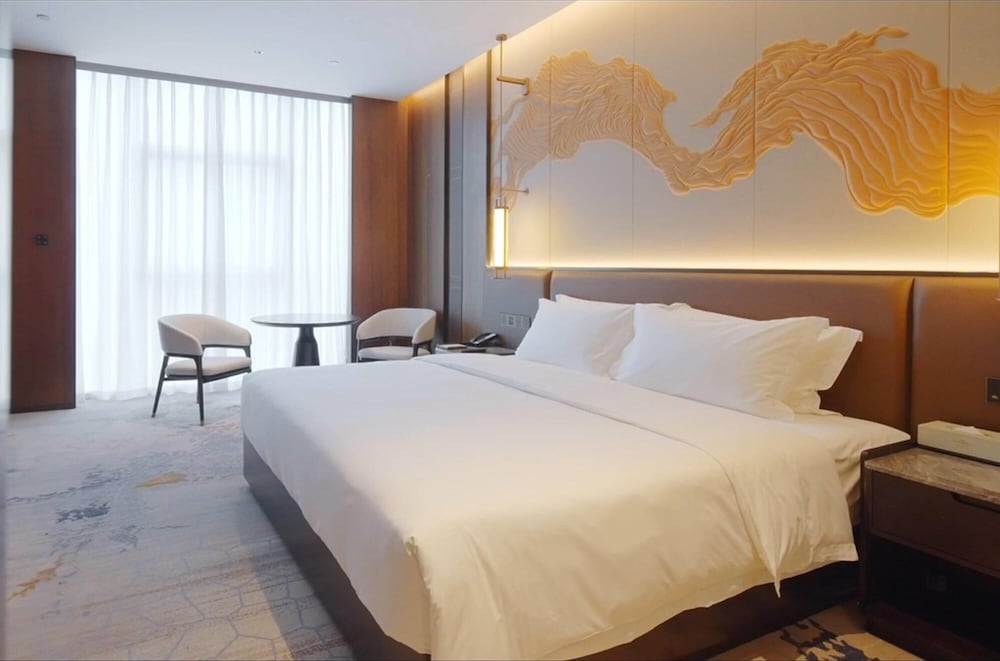 Howard Johnson By Wyndham Guotou Plaza Zigong 10/32