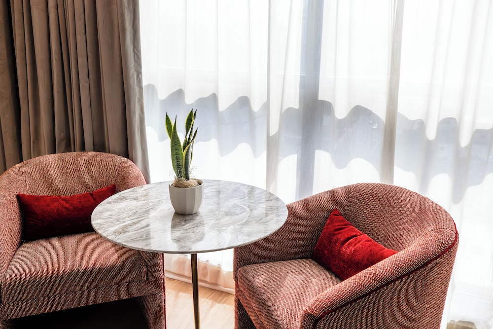 Hutton Hotel Nashville 32/48