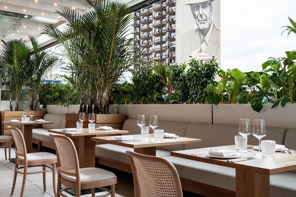 Four Seasons Hotel Montreal 58/68