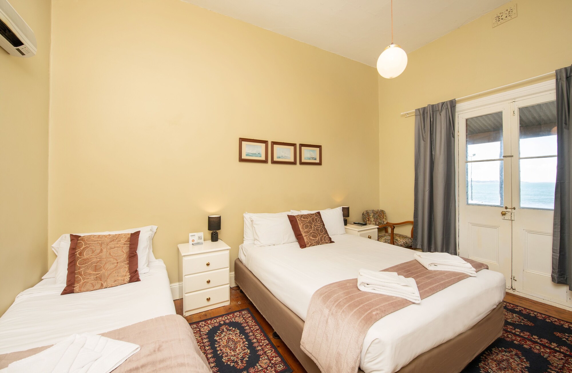 Budget, Queen Bed, Sea Front