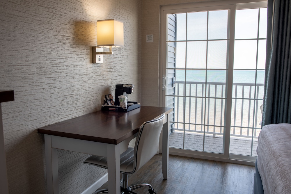 The Baywatch Resort 32/50