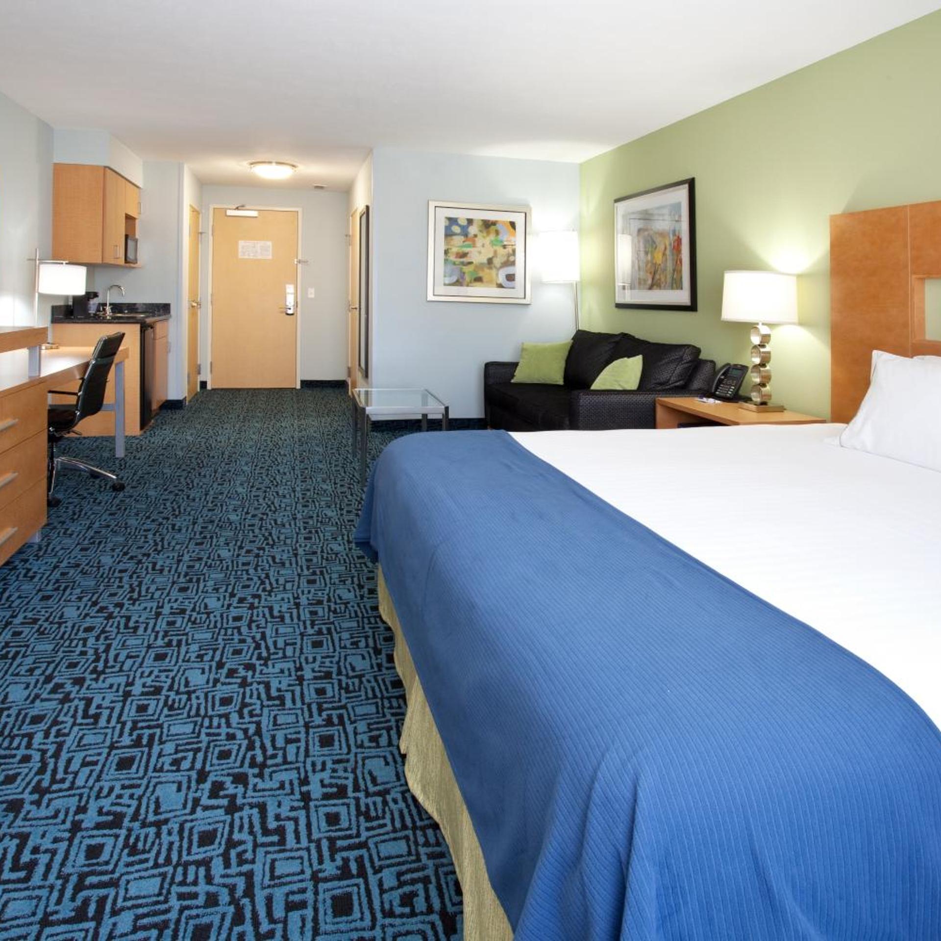 Suite, King Bed, Hot Tub