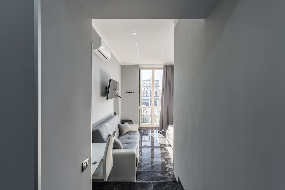 Hotel Bella Napoli Suites 36/67
